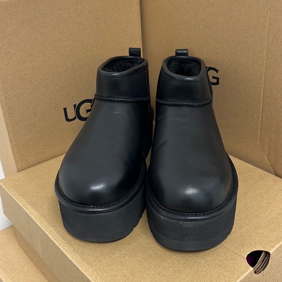 UGG CLASSIC ULTRA MINI PLATFORM - Picture 2 of 4